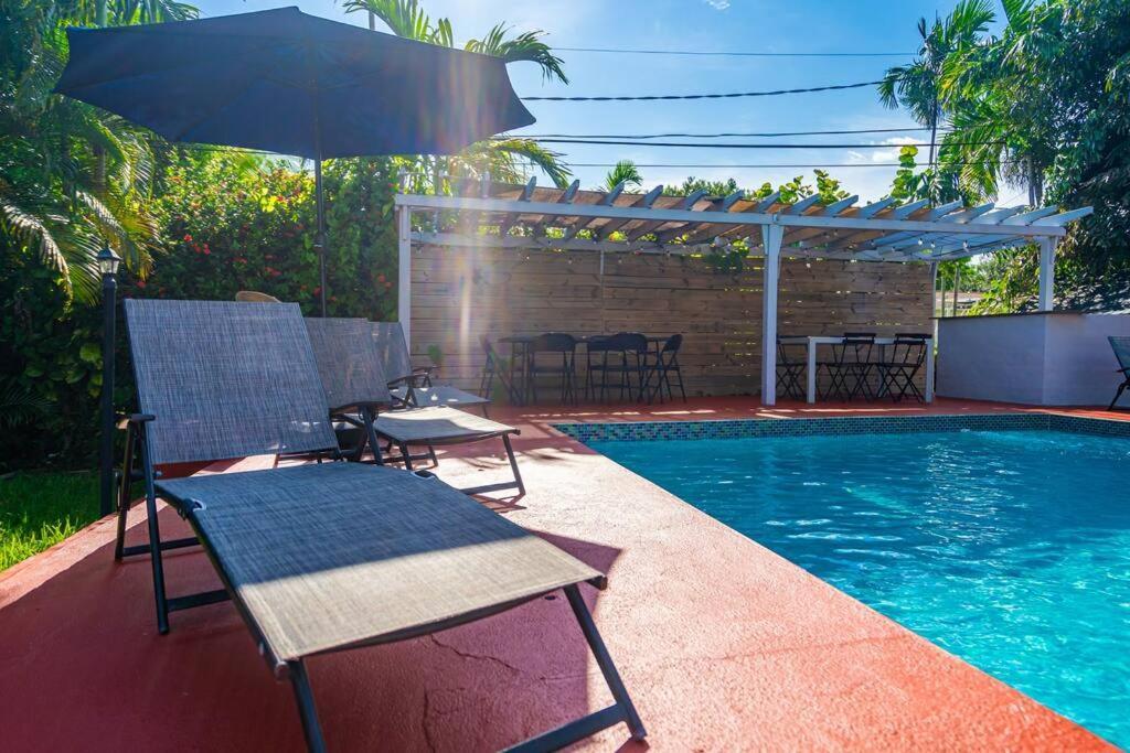 Spacious 3 Bedroom Home With Oversized Pool & Backyard Miami Kültér fotó