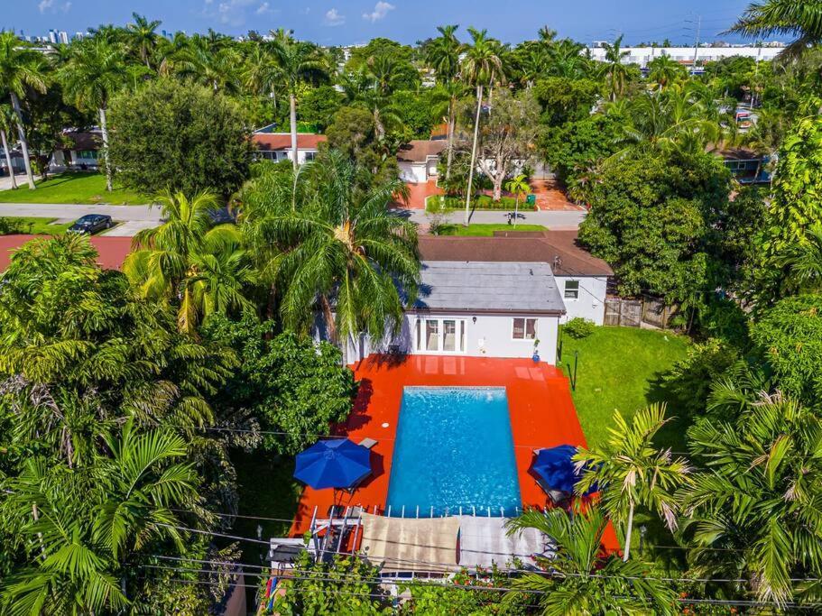 Spacious 3 Bedroom Home With Oversized Pool & Backyard Miami Kültér fotó