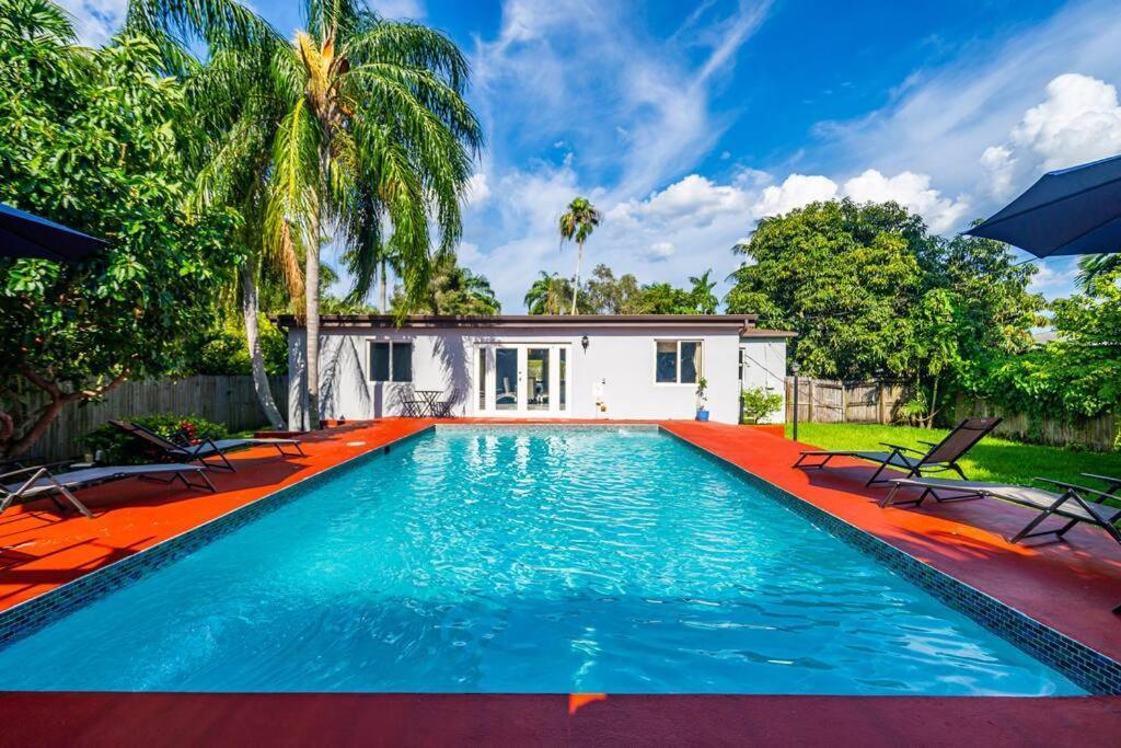 Spacious 3 Bedroom Home With Oversized Pool & Backyard Miami Kültér fotó